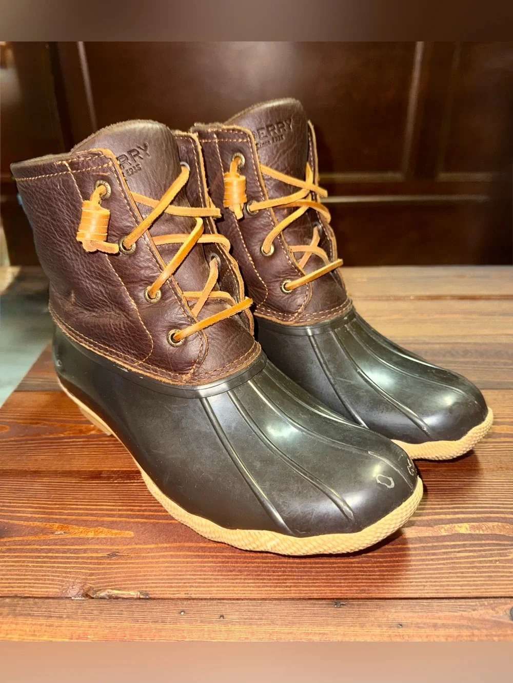 Women’s SPERRY Saltwater Brown Leather Waterproof Duck Boots | Size: 9